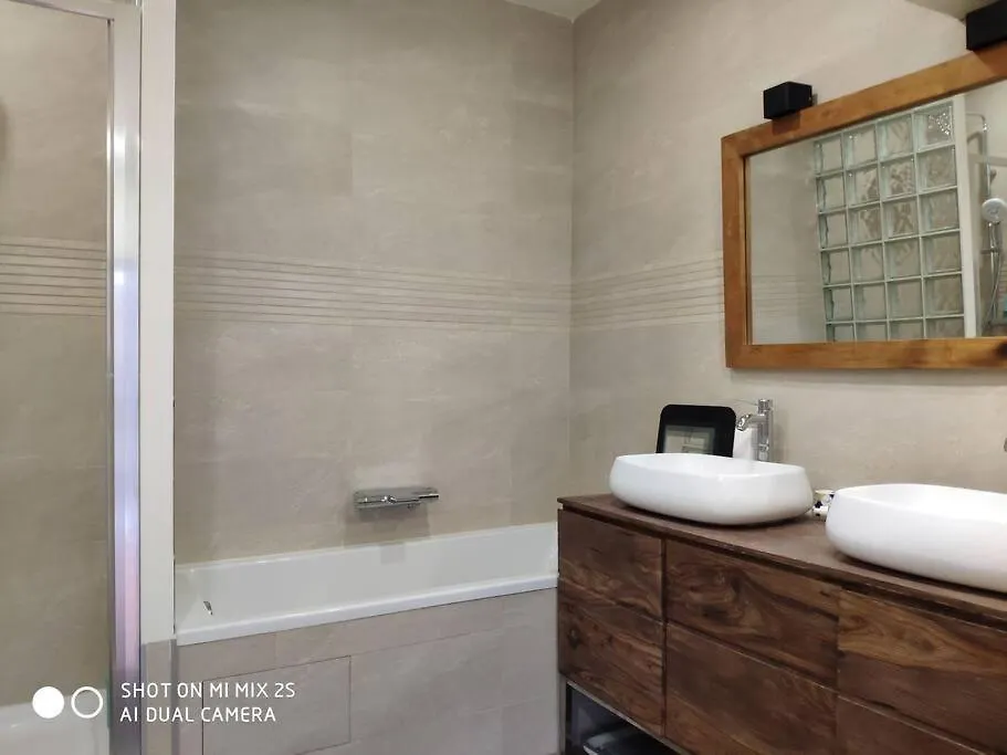 Appartamento Loft Centre Face Au Parc Des Buttes Chaumont Parigi